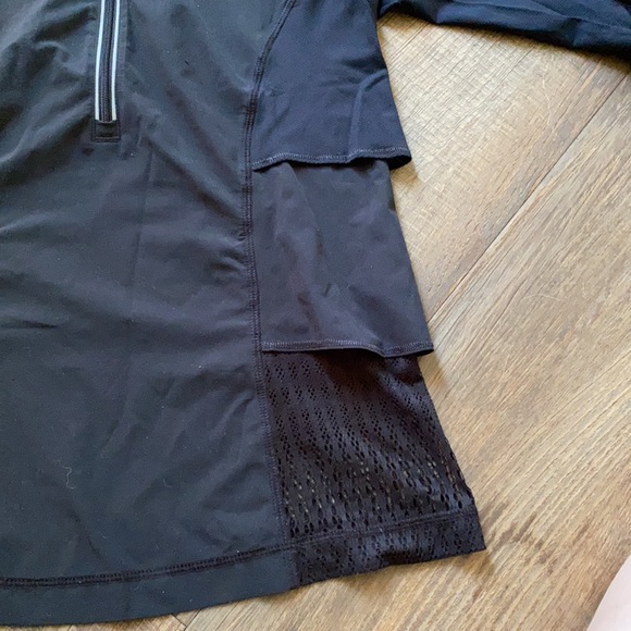 Lululemon Women’s 1/4 Zip pullover - Picture 2 of 3